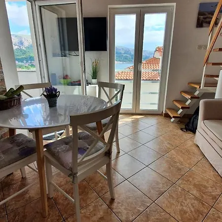Zlatko With Sea View Apartament