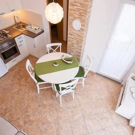 Apartment Helmut With Sea View