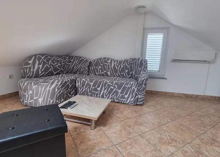 Apartment Zlatko With Sea View * Baška