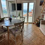 Zlatko With Sea View Appartamento